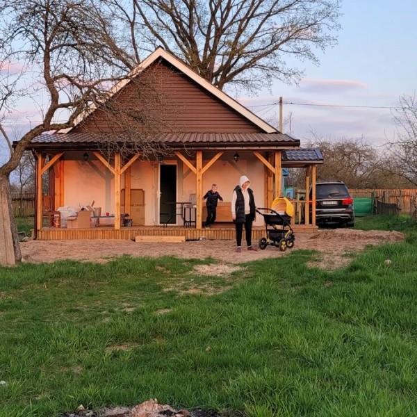 «Это была моя самая душевная инвестиция». Как белорусская бизнес-леди отремонтировала дом прадеда в деревне