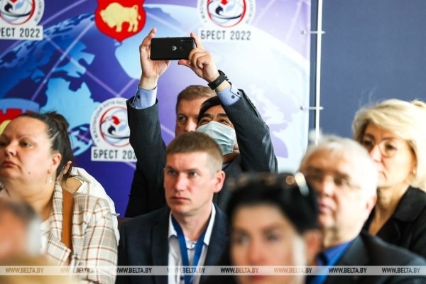 Делегации 15 стран участвуют в форуме деловых контактов «Брест-2022» Делегации 15 стран участвуют в форуме деловых контактов «Брест-2022»