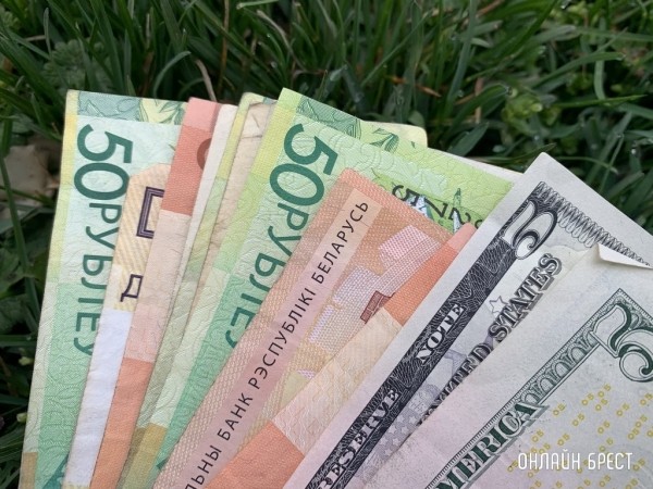 Премьер-министр рассказал, в какой валюте белорусам лучше хранить сбережения