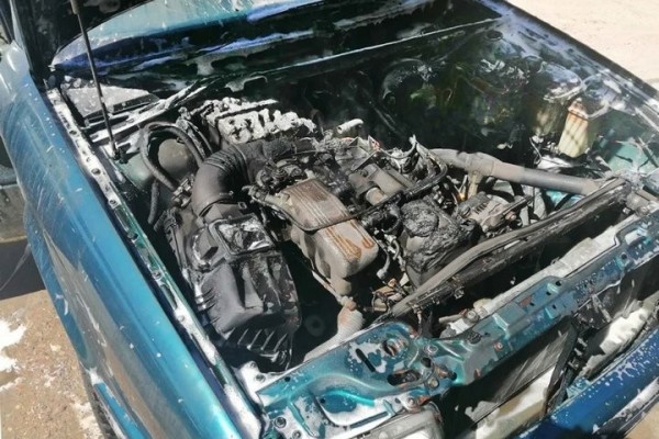 В Березе автомобиль загорелся во время движения