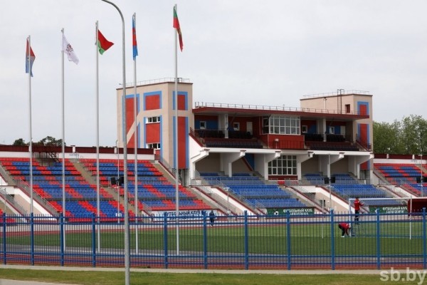 В Барановичах после реконструкции открылся городской футбольный стадион