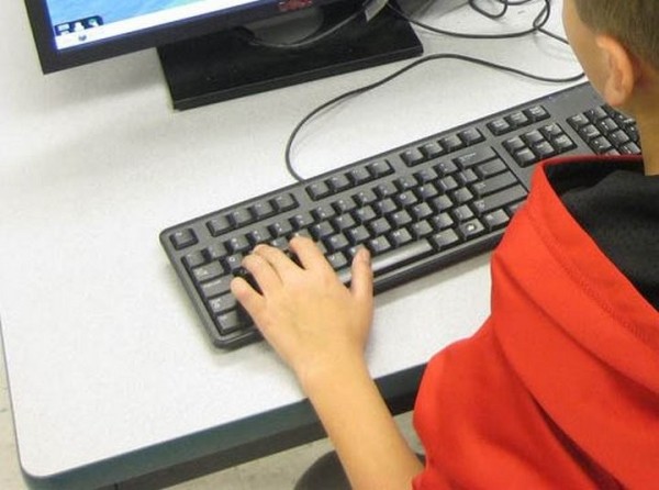 В Беларуси школьник потратил почти 800 рублей из пенсии бабушки на онлайн-игру