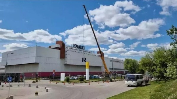 Завод Renault в Москве официально стал «Москвичом» Завод Renault в Москве официально стал «Москвичом»