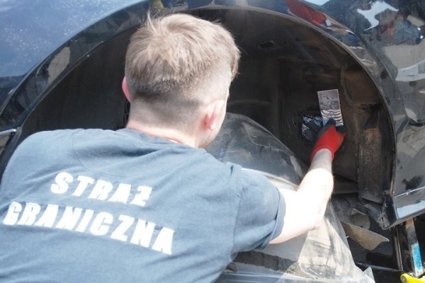 Контрабандистам из Беларуси удалось заехать с сигаретами в Польшу, но потом что-то пошло не так