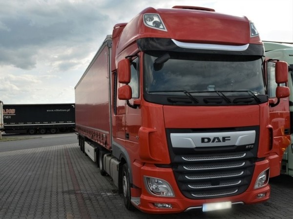 В Польше нашли угнанную в Германии фуру с белорусом в кабине В Польше нашли угнанную в Германии фуру с белорусом в кабине