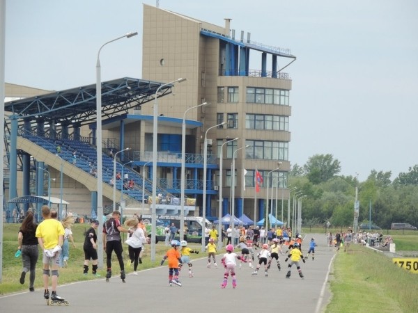 Сегодня на лыжероллерной трассе Брестского гребного канала состоялся Брестский полумарафон на роликовых коньках