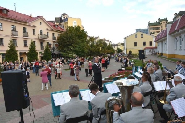 В Бресте открывается сезон музыкальных вечеров на Советской В Бресте открывается сезон музыкальных вечеров на Советской