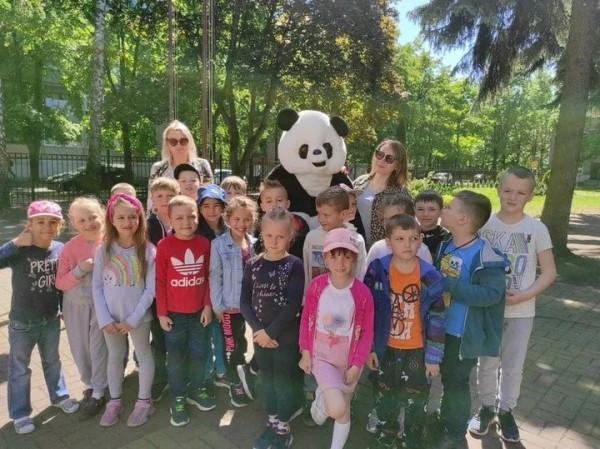 От кибершколы до палаточного лагеря. Чем занимают детей в школьных летних лагерях Бреста