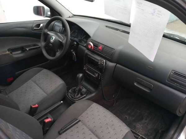 УАЗы по $400, а Skoda &mdash; за $4 тысячи. МВД распродаёт старый автопарк