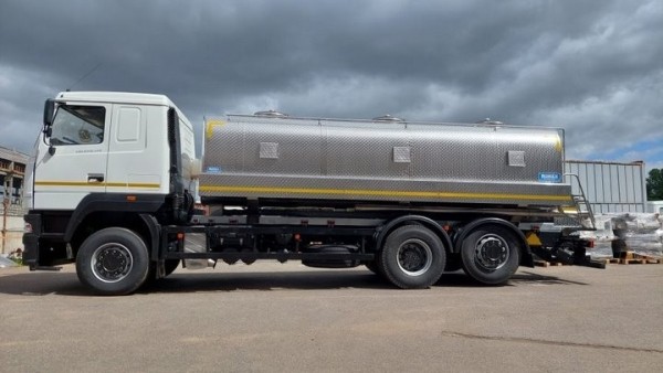 Белорусские конструкторы разработали машину для перевозки молока и показали новинку