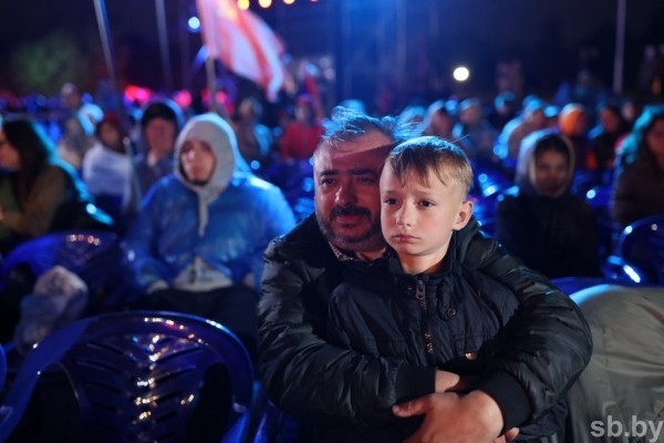 Здесь началась война. В Брестской крепости почтили память героев ВОВ Здесь началась война. В Брестской крепости почтили память героев ВОВ