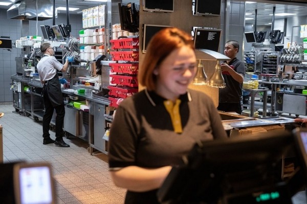 McDonald's в России переименовали во «Вкусно и точка»