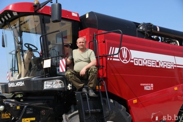 На Брестчине в жатве будут задействованы более 1300 комбайнов, их готовность к уборочной - 90 процентов