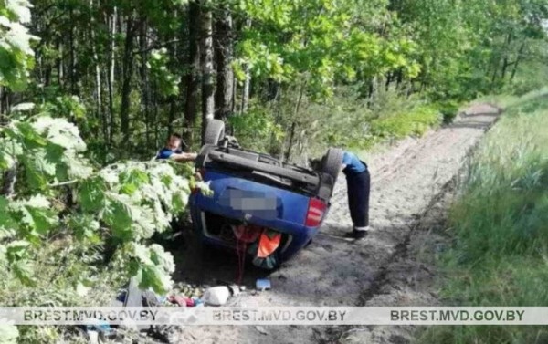 В Брестской области перевернулась Skoda В Брестской области перевернулась Skoda