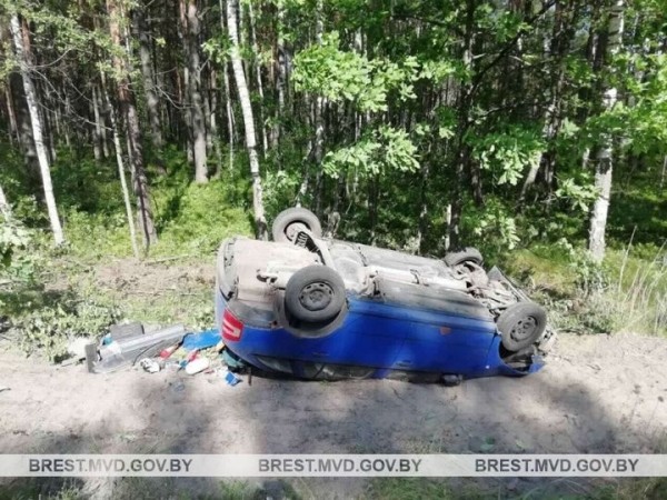 В Брестской области перевернулась Skoda В Брестской области перевернулась Skoda