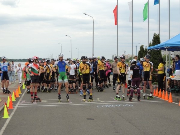 Сегодня на лыжероллерной трассе Брестского гребного канала состоялся Брестский полумарафон на роликовых коньках