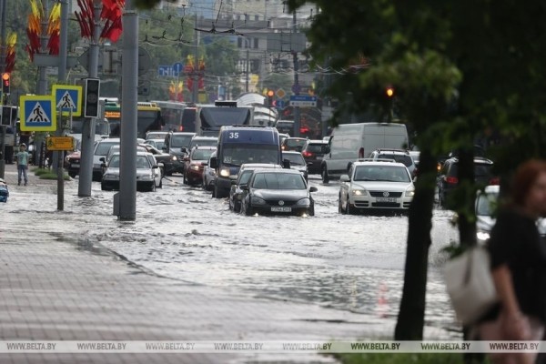 На Могилев сегодня обрушился ливень. Фотофакт На Могилев сегодня обрушился ливень. Фотофакт