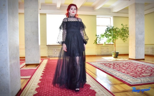 Шик, блеск, выпускной: хит-парад нарядов барановичских выпускниц Шик, блеск, выпускной: хит-парад нарядов барановичских выпускниц