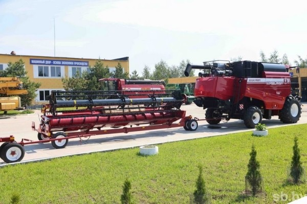 На Брестчине в жатве будут задействованы более 1300 комбайнов, их готовность к уборочной - 90 процентов