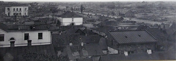 
                4-5 мая 1895 гг. Крупный пожар, в котором сгорело 1600 домов в центре Бреста, без крыши над головой осталось около 30 тысяч горожан
            