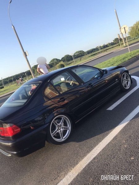 Очевидец: Сегодня в Бресте на улице Октябрьской Революции произошло ДТП с участием такси и BMW
Очевидец: Сегодня в Бресте на улице Октябрьской Революции произошло ДТП с участием такси и BMW