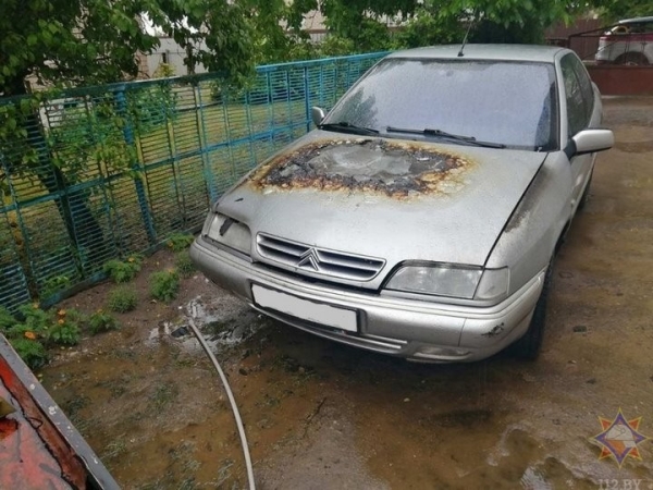 В Ляховичах горел автомобиль