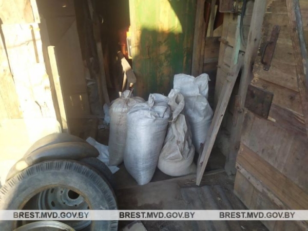 Животновод из Барановичского района похитил больше 100 кило комбикорма