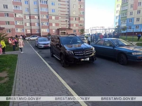 В Барановичах вынесли приговор водителю, сбившему девочку в жилой зоне В Барановичах вынесли приговор водителю, сбившему девочку в жилой зоне