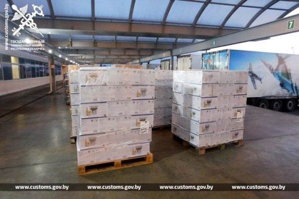 Польский перевозчик незадекларировал 2,3 тысячи литров пива. Нарушение выявили брестские таможенники в пункте пропуска «Козловичи» Польский перевозчик незадекларировал 2,3 тысячи литров пива. Нарушение выявили брестские таможенники в пункте пропуска «Козловичи»