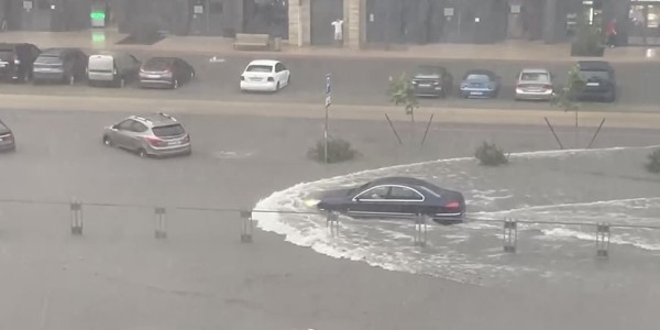 Залитые улицы. Стихия в Минске разыгралась не на шутку