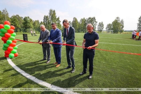 Новое футбольное поле с искусственным покрытием открыли в Малорите