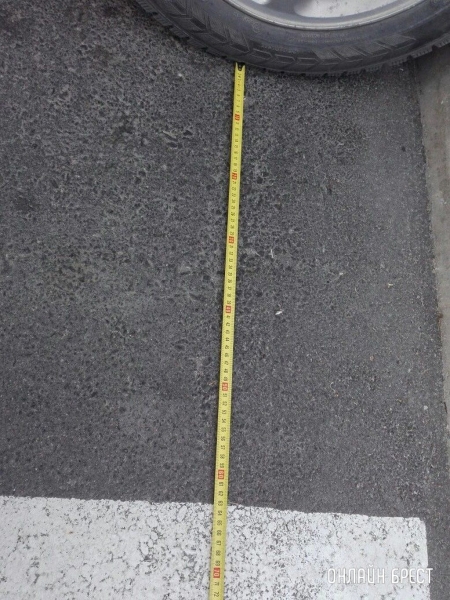 
                Читатель: Достали эти кривопаркощики. Ну как так можно парковаться!? Это ужас! Ну неужели нельзя ровнее поставить машину?
            