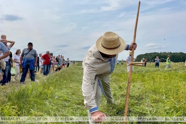 В деревне Высокое Березовского района состоялся экофестиваль «Споровские сенокосы – 2022»