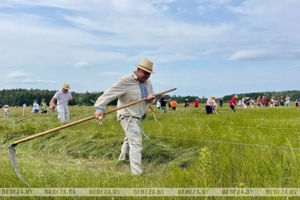В деревне Высокое Березовского района состоялся экофестиваль «Споровские сенокосы – 2022»