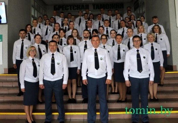 В Брестской таможне состоялось торжественное вручение погон В Брестской таможне состоялось торжественное вручение погон