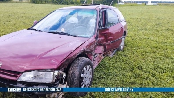 Сегодня под Брестом сильно столкнулись автомобили Сегодня под Брестом сильно столкнулись автомобили