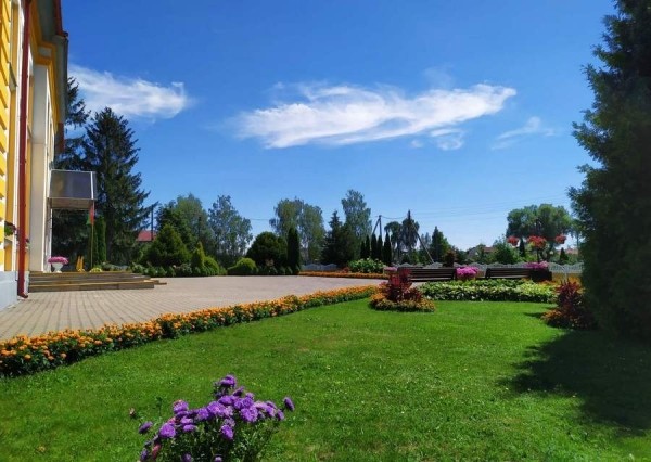 Полюбуйтесь на цветочный океан Видомли (агрогородок в Брестской области)