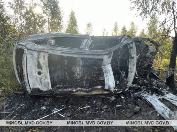 В Беларуси подростки катались на BMW. Поездка закончилась печально В Беларуси подростки катались на BMW. Поездка закончилась печально