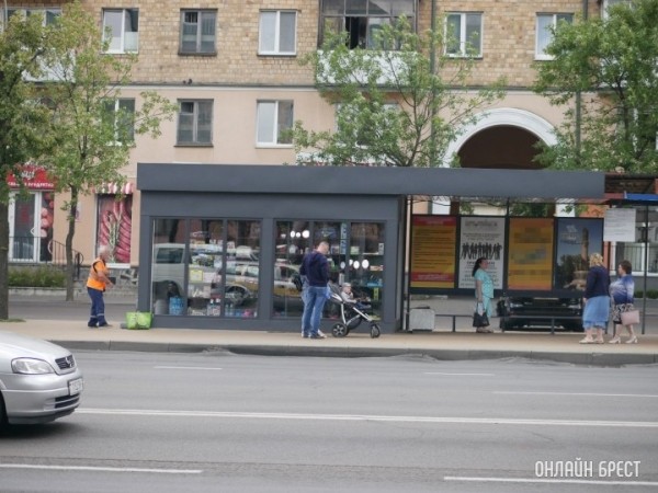 В Бресте на две недели закроют одну из остановок «МОПРа»: асфальтобетон в парковочном кармане поменяют на плитку В Бресте на две недели закроют одну из остановок «МОПРа»: асфальтобетон в парковочном кармане поменяют на плитку