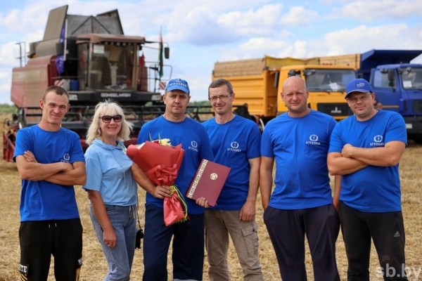 Брестская область первой в стране намолотила миллион тонн зерна Брестская область первой в стране намолотила миллион тонн зерна