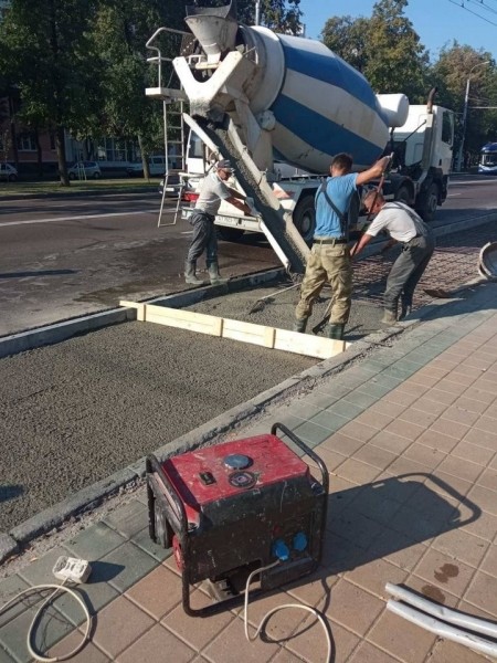 Бетонную «подушку» залили на остановочном пункте «МОПРа» Бетонную «подушку» залили на остановочном пункте «МОПРа»