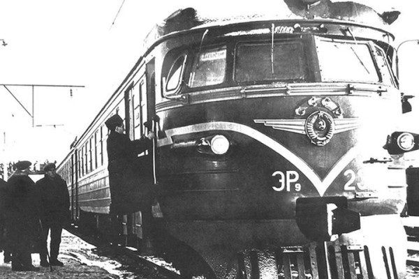 Как появились первые электрички в Беларуси?