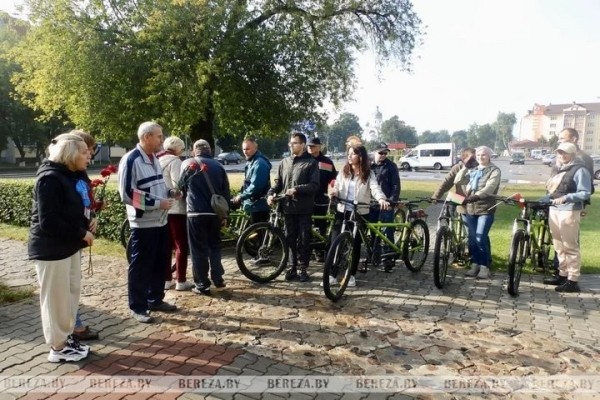 В Березовском районе прошел велопробег на тандемах В Березовском районе прошел велопробег на тандемах