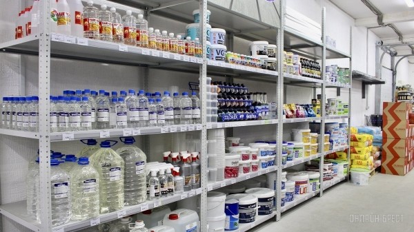 От самореза до инструмента. Большой магазин строительных материалов «А-Центр» компании «АмайзТрейд» открылся в центре Бреста. Почему такие приятные цены?