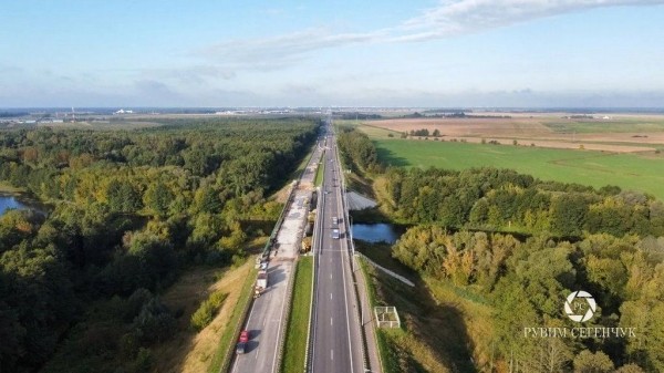 Смотрим с высоты, как идет ремонт Бульковского моста на М1
Смотрим с высоты, как идет ремонт Бульковского моста на М1