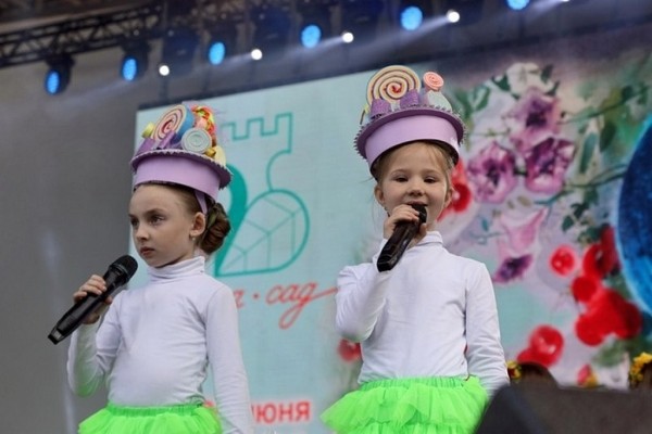 Водить ли детей в платные кружки и студии? За что мы платим?