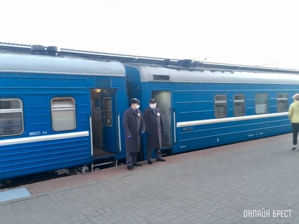 С какого возраста дети могут ездить в поездах без взрослых?