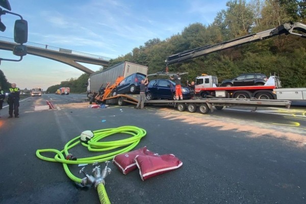 В Германии в грузовик белоруса врезался автовоз