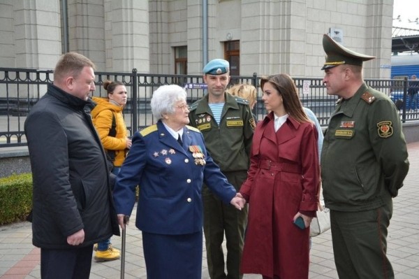 Единственная ныне живущая в мире женщина-штурман пикирующего бомбардировщика ПЕ-2 посещает Брест