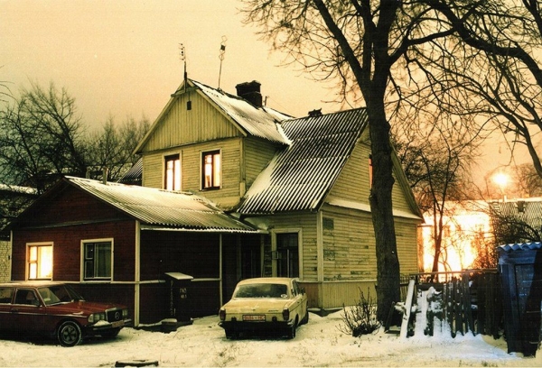 Двор рядом с перекрестком ул. Комсомольской и ул. Маяковского. Брест, 2002 год
Двор рядом с перекрестком ул. Комсомольской и ул. Маяковского. Брест, 2002 год